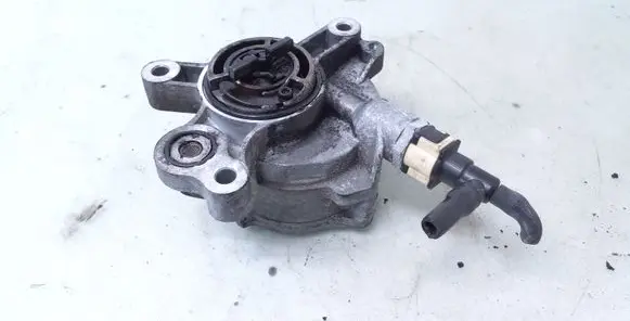 Ford Mondeo MK IV Vacuum pump