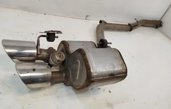 Maserati Ghibli Rear muffler/silencer tail pipe 670030856