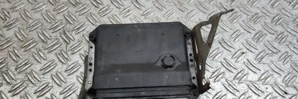 Toyota Avensis T270 Engine control unit/module 8966105D30