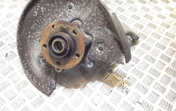 Rear wheel hub