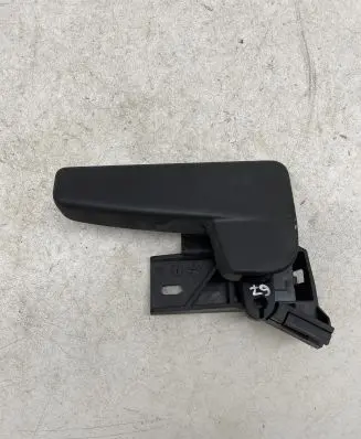 Engine bonnet (hood) release handle