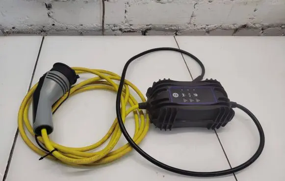 Volkswagen e-Golf Electric car charging cable 12E971675CG 023089736