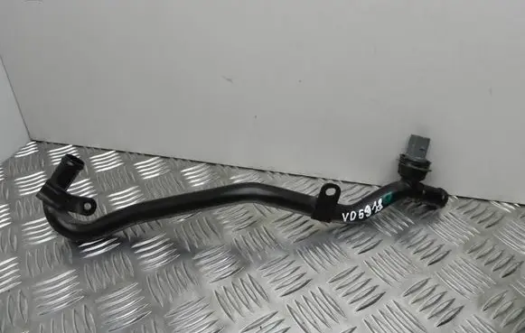 Volkswagen PASSAT B7 Engine coolant pipe/hose 5N0121065