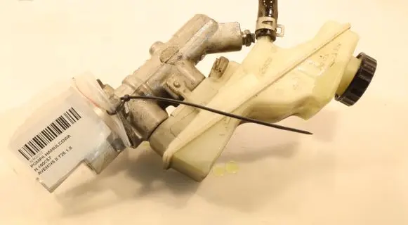 Toyota Avensis T270 Master brake cylinder 25113479
