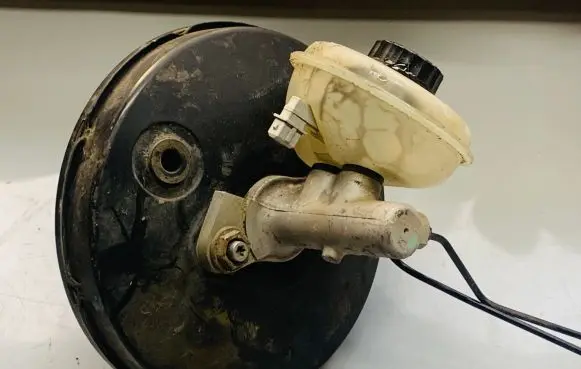 Audi A4 S4 B5 8D Brake booster 8D0612105A