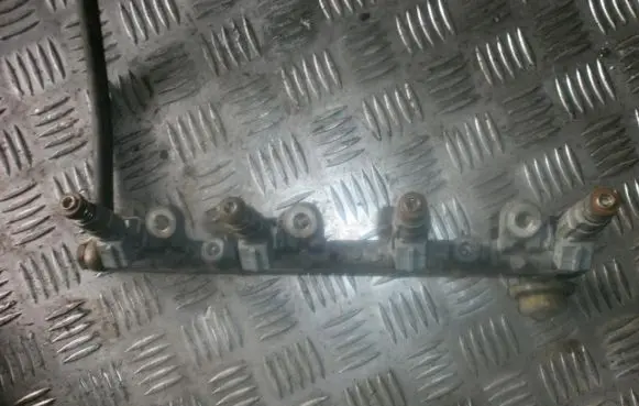 Toyota Avensis T220 Fuel main line pipe 0280155800