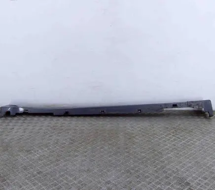Nissan Leaf II (ZE1) Sill