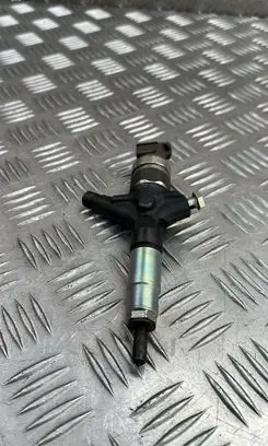 Subaru Forester SH Fuel injector 16613AA030 06M06912