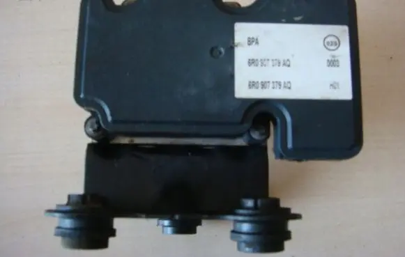 Volkswagen Polo V 6R ABS Pump 6R0907379AQ