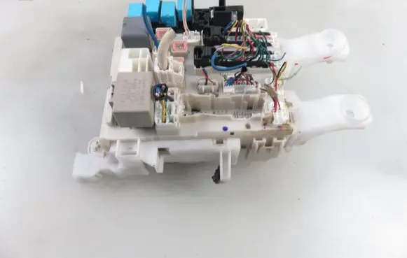 Toyota RAV 4 (XA30) Central body control module 6H300664 8273042010 8198046010
