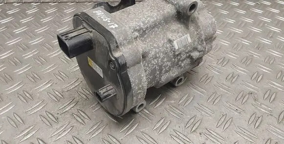 Toyota Prius (XW50) Air conditioning (A/C) compressor (pump) ESB20C 0424000021 3T06382