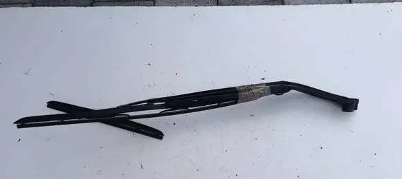 KIA Sportage Front wiper blade arm