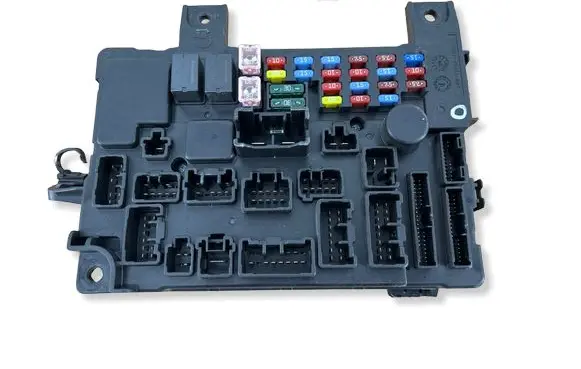 Mitsubishi Outlander Fuse module 8637A869 59B211F00 L8637011A