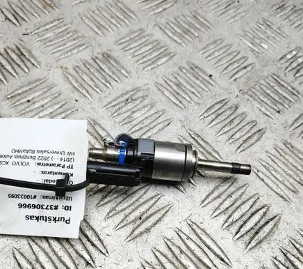 Volvo XC90 Fuel injector 32140075