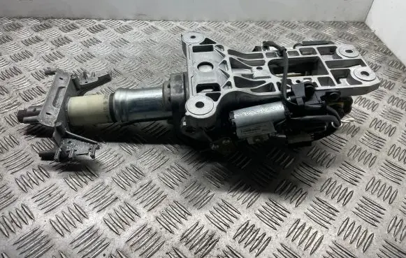 Steering wheel axle set