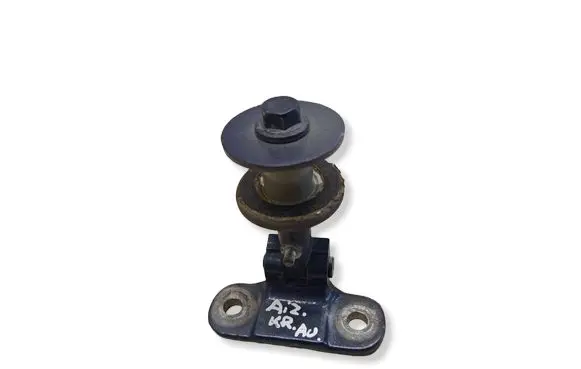 Land Rover Discovery 3 - LR3 Tailgate hinge GHB780021