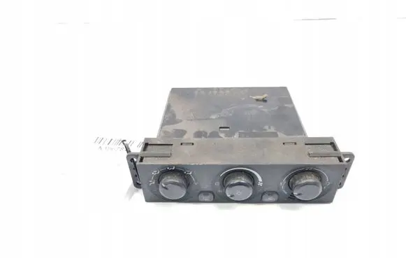 Mitsubishi Pajero Climate control/heater control trim MR500646