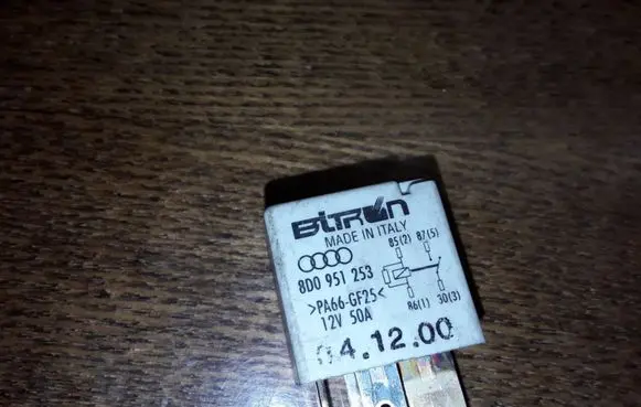 Audi A4 S4 B6 8E 8H Other relay 8D0951253