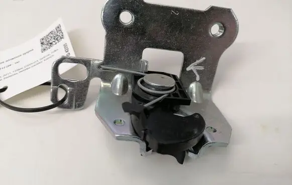 Mercedes-Benz E W212 Seat back rest lock catch A2049200572