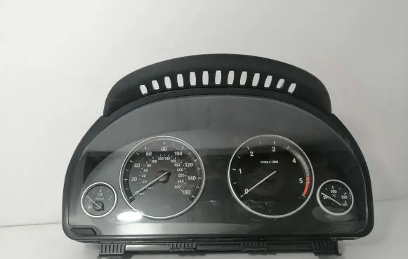 BMW 5 F10 F11 Speedometer (instrument cluster) 205956205