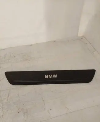 BMW X3 F25 Side skirt front trim 7205597