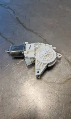 Mercedes-Benz ML W166 Front door window regulator motor A1669060301 937672101