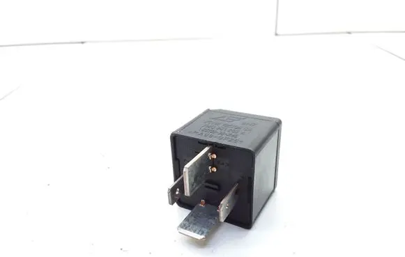 Audi A3 S3 8L Other relay 7M0951253A 95VW10K705CA