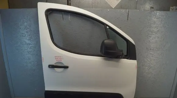 Peugeot Partner Front door