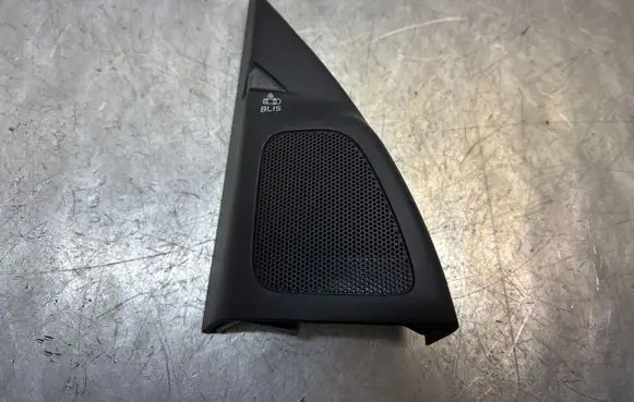 Volvo V60 Front door high frequency speaker 8635795