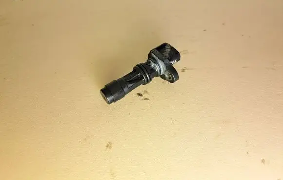 Nissan Navara D40 Camshaft position sensor 949979170