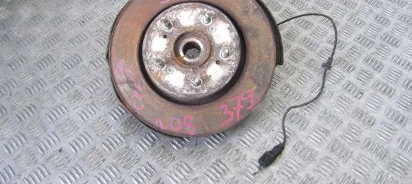 Honda CR-V Front wheel hub spindle knuckle