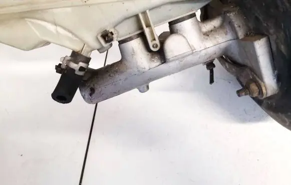 Toyota Corolla E120 E130 Master brake cylinder