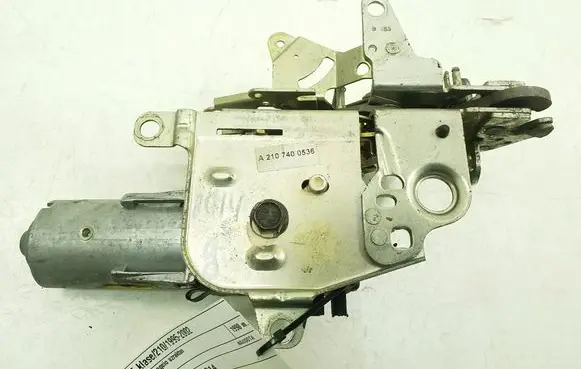 Mercedes-Benz E W210 Loading door lock A2107400536