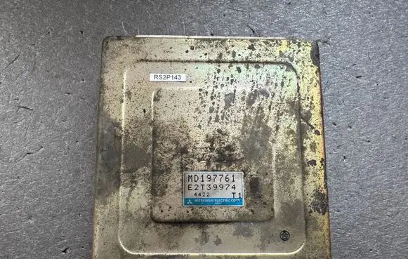 Mitsubishi Pajero Engine control unit/module ECU MD197761 E2T39974
