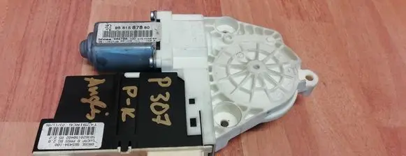 Peugeot 307 Front door window regulator motor 9681587880 981006101 964786100