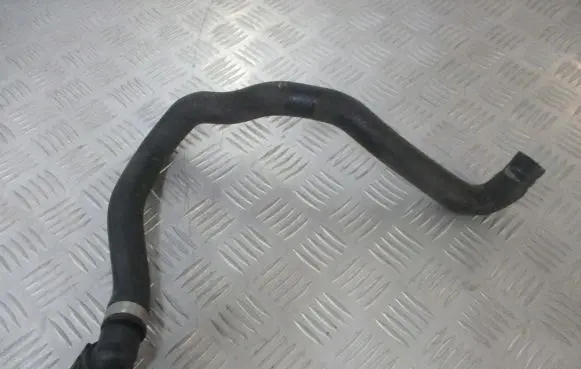Audi A4 S4 B5 8D Engine coolant pipe/hose