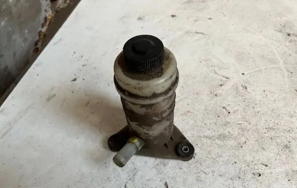 Power steering fluid tank/reservoir