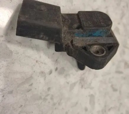 Volkswagen PASSAT B5 Air pressure sensor 0281002177