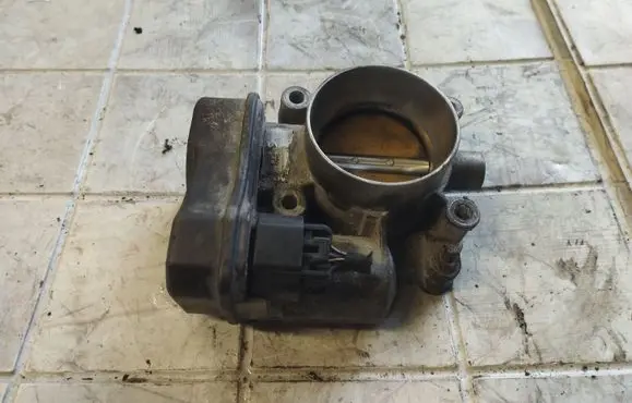 Opel Vectra C Throttle valve 