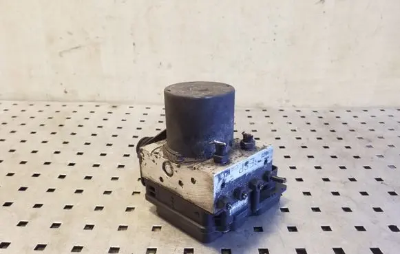 Audi A4 S4 B8 8K ABS Pump 8K0614517ED 8K0907379BF