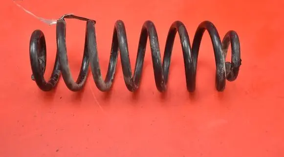 Jeep Grand Cherokee Rear coil spring 68157883AB
