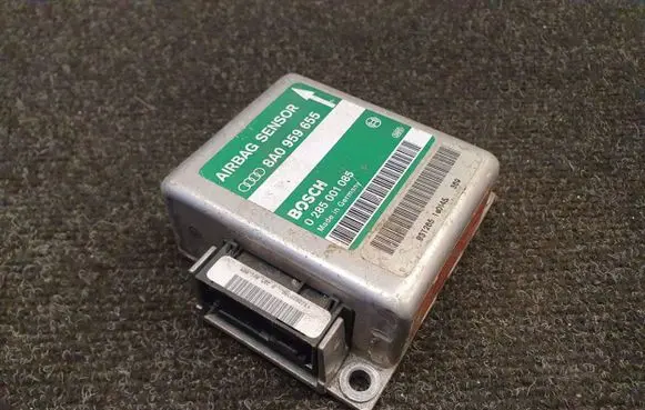 Audi A4 S4 B5 8D Airbag control unit/module 8A0959655 0285001085