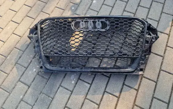 Audi RS3 Front bumper upper radiator grill 8V4853653