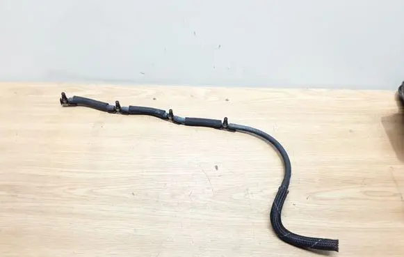 Volkswagen PASSAT B7 Fuel return line/hose 1928301276