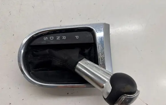 Ford Mustang VI Gear lever shifter trim leather/knob FR3P7K004