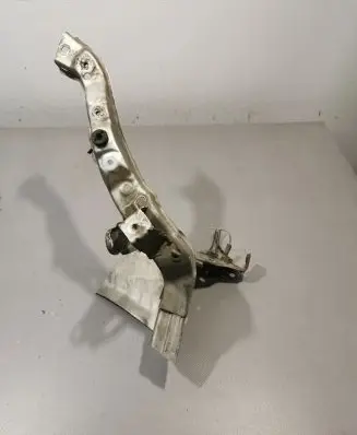 Toyota Auris 150 Headlight/headlamp mounting bracket
