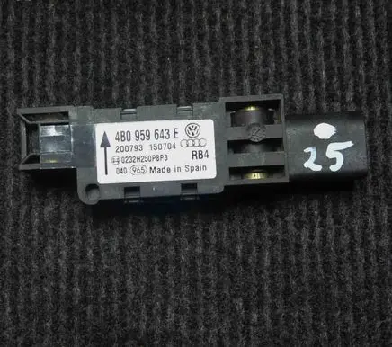 Audi A8 S8 D3 4E Airbag deployment crash/impact sensor 4B0959643E