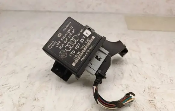 Volkswagen Touran I Light module LCM 1T0907357