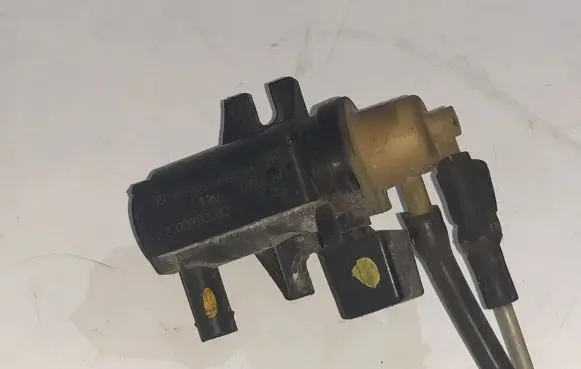 Mercedes-Benz B W245 Vacuum valve A0061536628