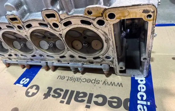 Mercedes-Benz S C217 Engine head R1770163600 A1770101005